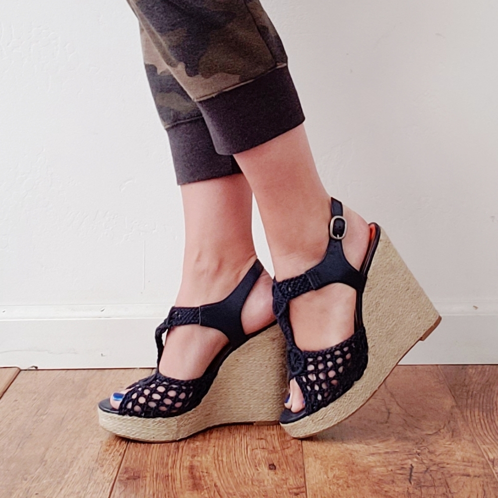 LUCKY BRAND Navy Crochet Wedge Sandals Size 9 1/2